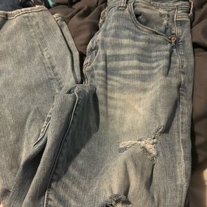 American eagle distressed jeans